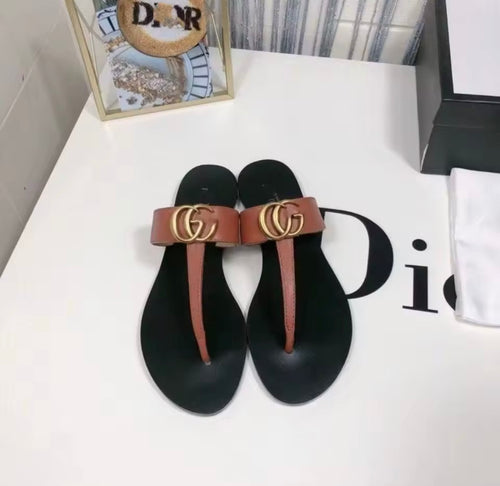 Classic Flat Sandals for Women – Elegant & Comfortable